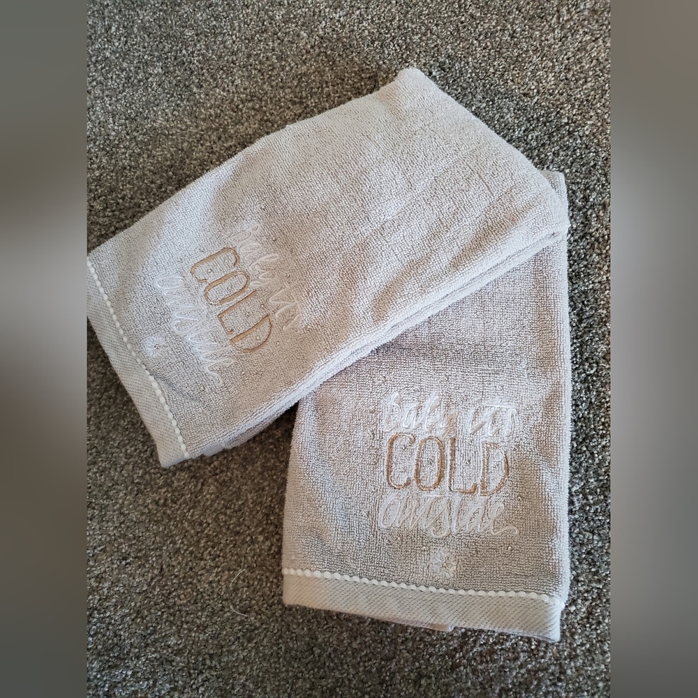 Seasonal/Christmas Decorative Embroidered Hand Towels- Set of Two
